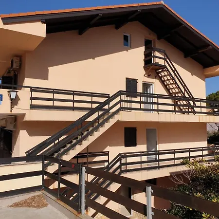Zana Apartment Pag Town